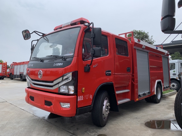 東風5噸泡沫消防車